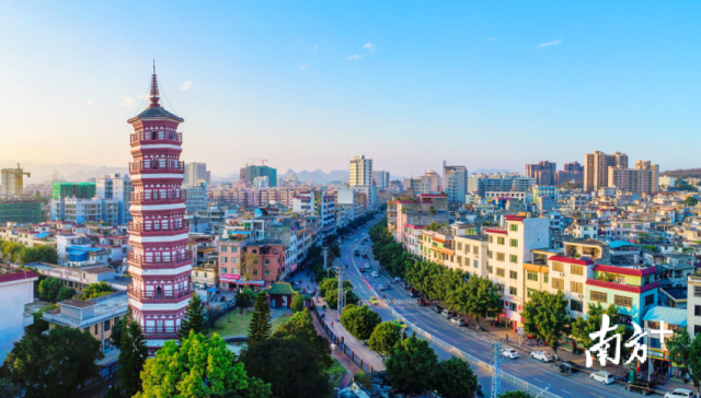 2018年以来，以创建全国县级文明城市提名资格为抓手，连州不断巩固和提升省文明城市创建成果。曾亮超 摄