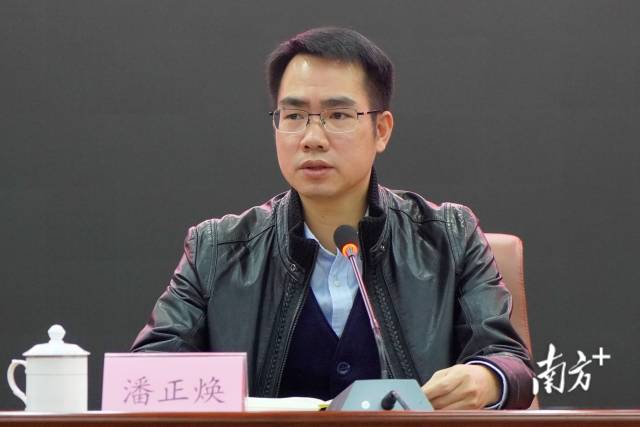 连州市委书记潘正焕提出，要始终切实把疫情防控当作重点工作来抓，严防输入性风险。张晓欣 摄