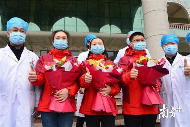 出征支援武汉的3名医务人员（从左至右）曾慧、丘金霞、莫文庆。记者黄津 摄