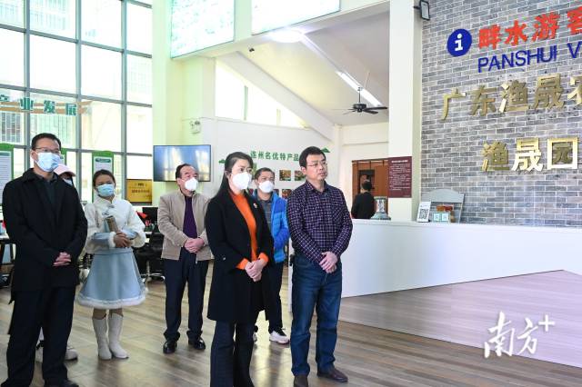 参观畔水渔晟园。张晓欣 摄