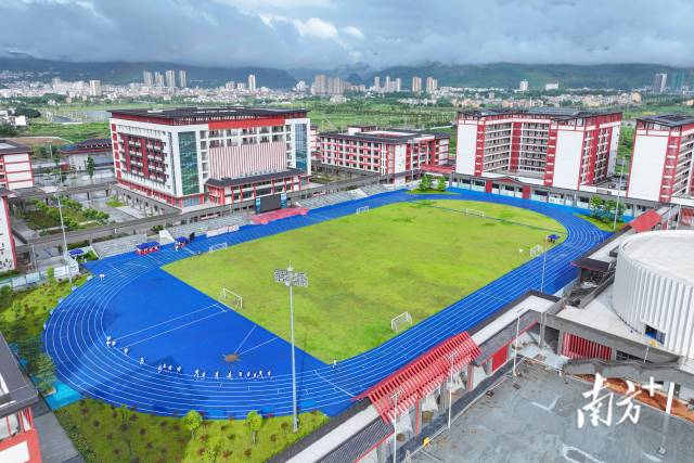 广州六中连州实验学校。曾亮超 摄 广州六中连州实验学校。曾亮超 摄