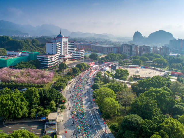 花径瑶马，绿美连南。赖文锋 摄