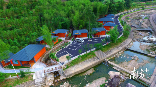 夏东天然森氧度假旅游景区获评国家级3A景区。