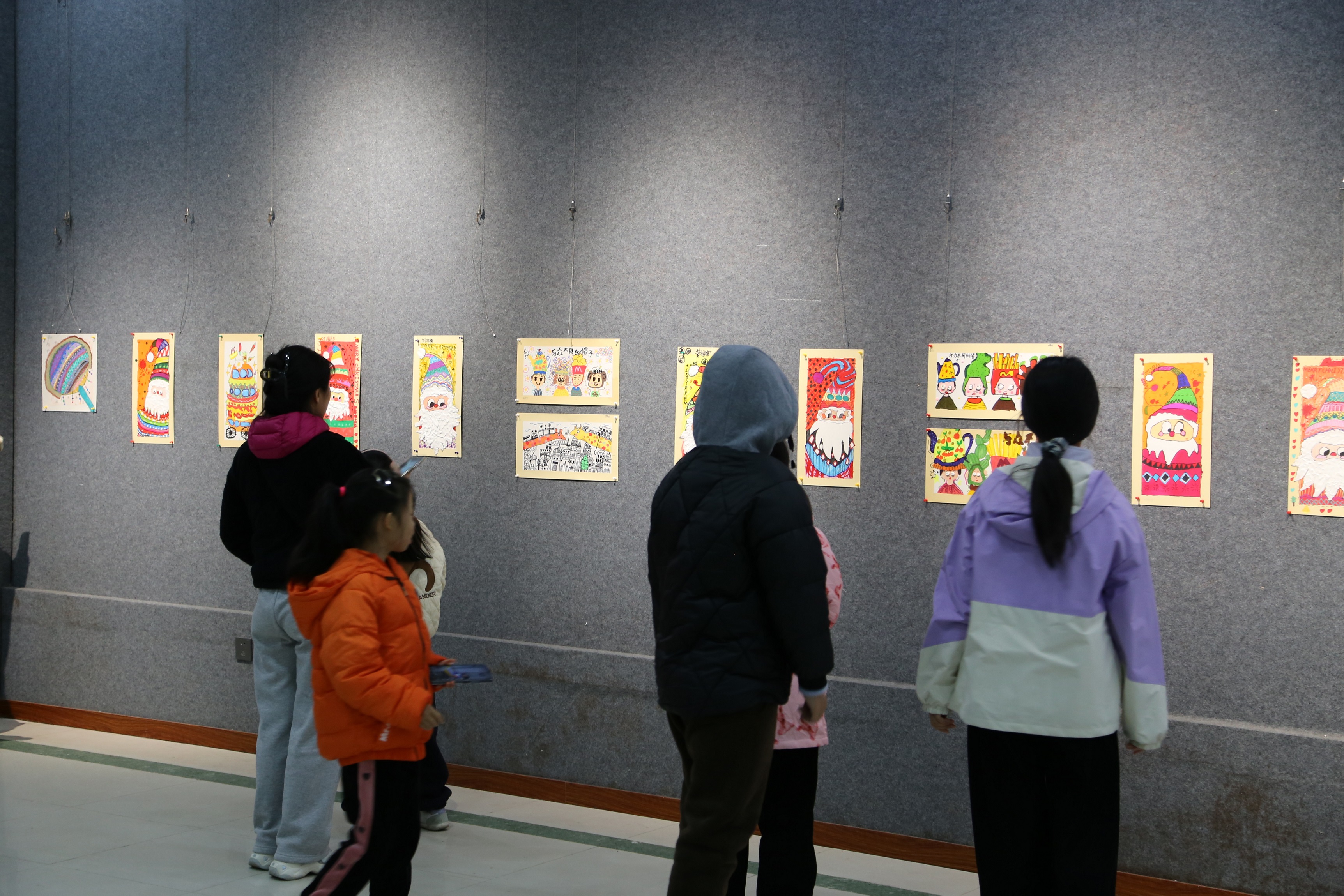 Ⅱ-4-②2025年12月13日，连州市文化馆举办社会主义核心价值观之“文明”主题公益培训班作品展 主办单位：连州市文化广电旅游体育局 承办单位：连州市文化馆 (1).JPG