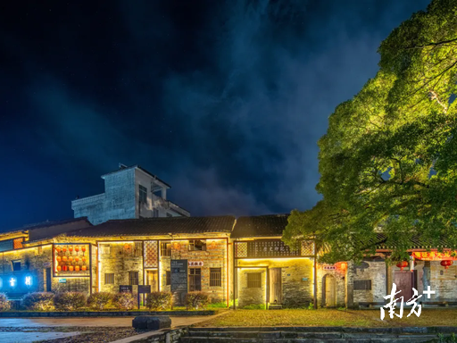 丰阳村夜景。 丰阳村夜景。