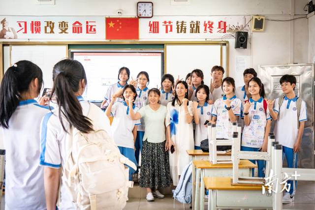 连州实施“新强师工程”，补充近1000名新教师。