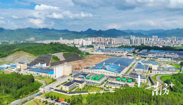 位处清远连州产业园区内的建滔（连州）信息产业科技园。