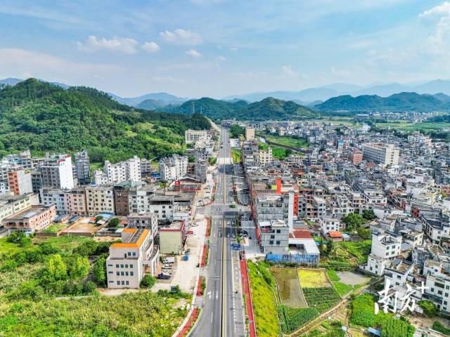 国道G537沿线风貌。