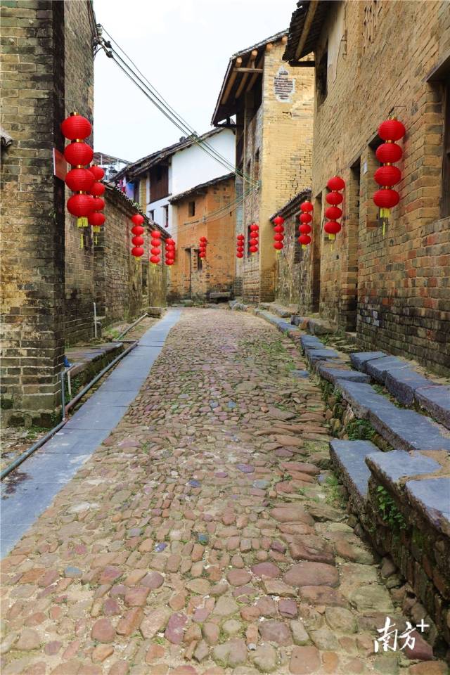 丰阳村铺头街，是明清时期丰阳村的商业大街。邱劲松 摄