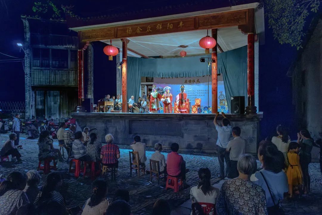 《热闹的“村晚”》.jpg